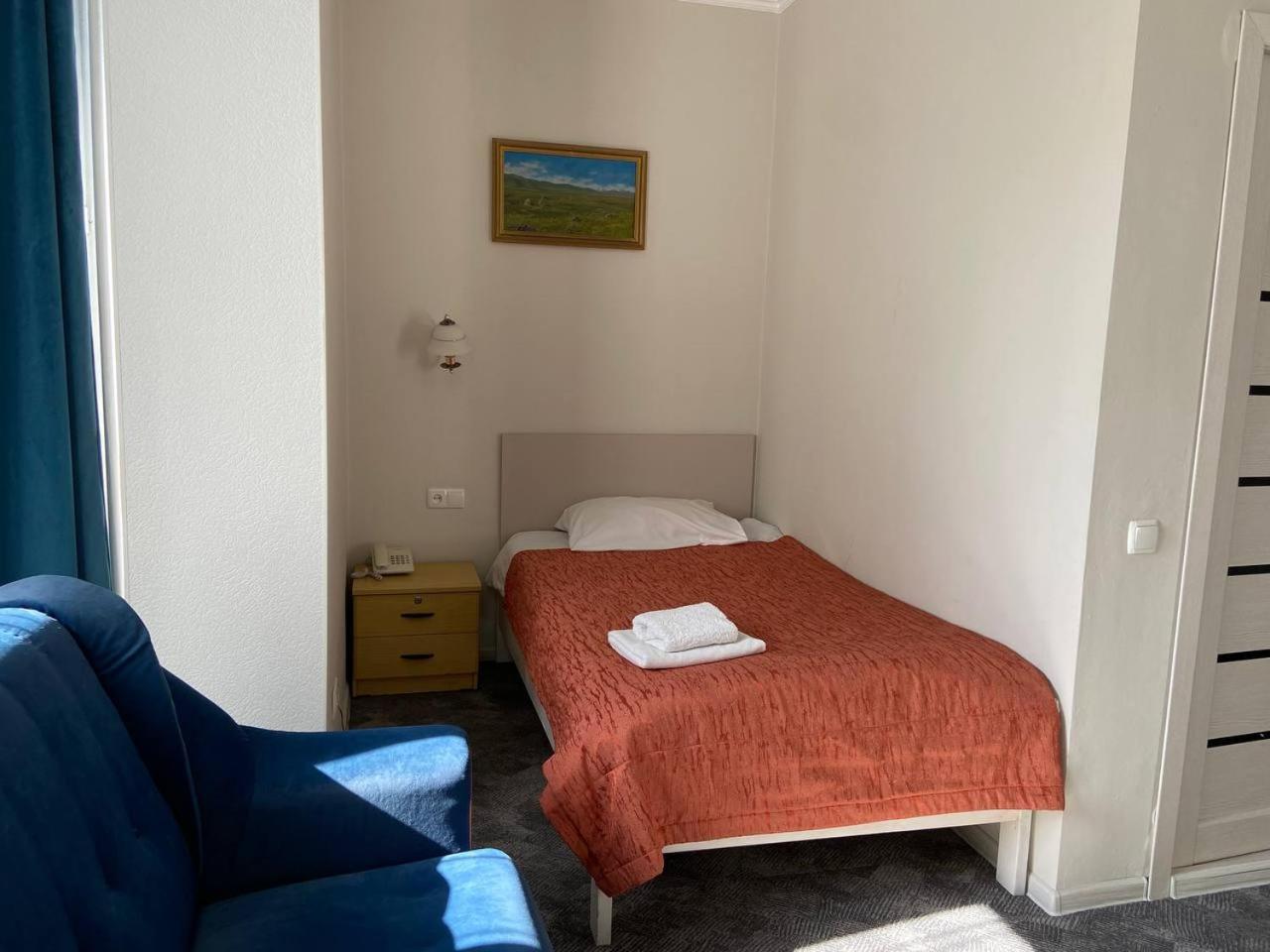 Silk Road Lodge บิชเคก ภายนอก รูปภาพ